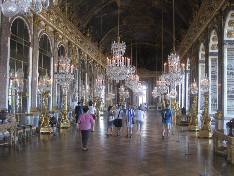 Visit Versailles hall of mirrors