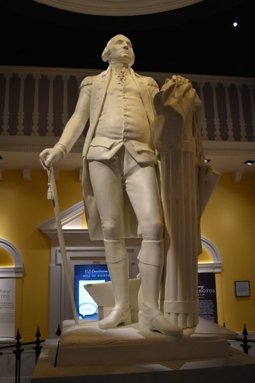 visit yorktown museum george washington statue
