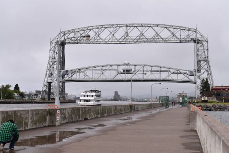 Duluth Aerial Bridge boat3