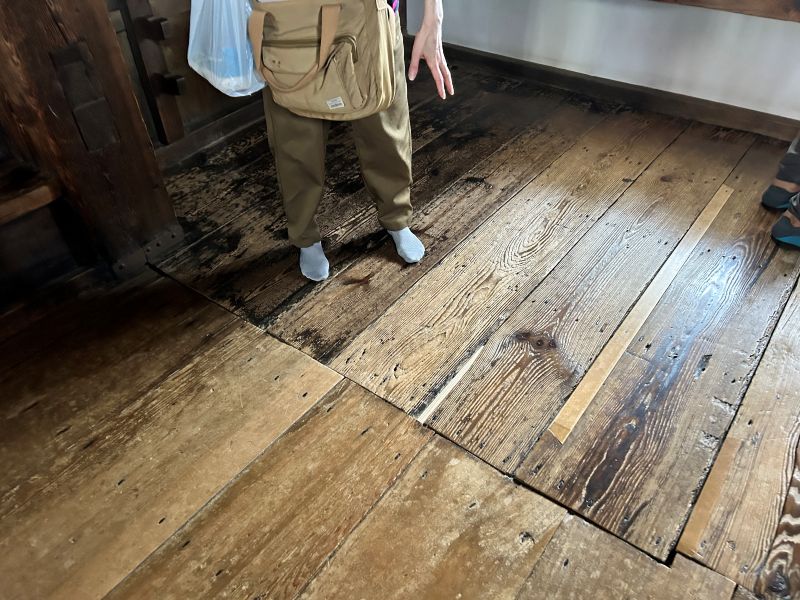 A significant amount of the wood remains original from the 17th century